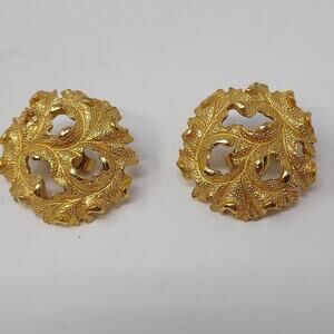 Vintage Crown Trifari Earrings Gold Tone Brushed Leaves Coral Clip On Signed 1"